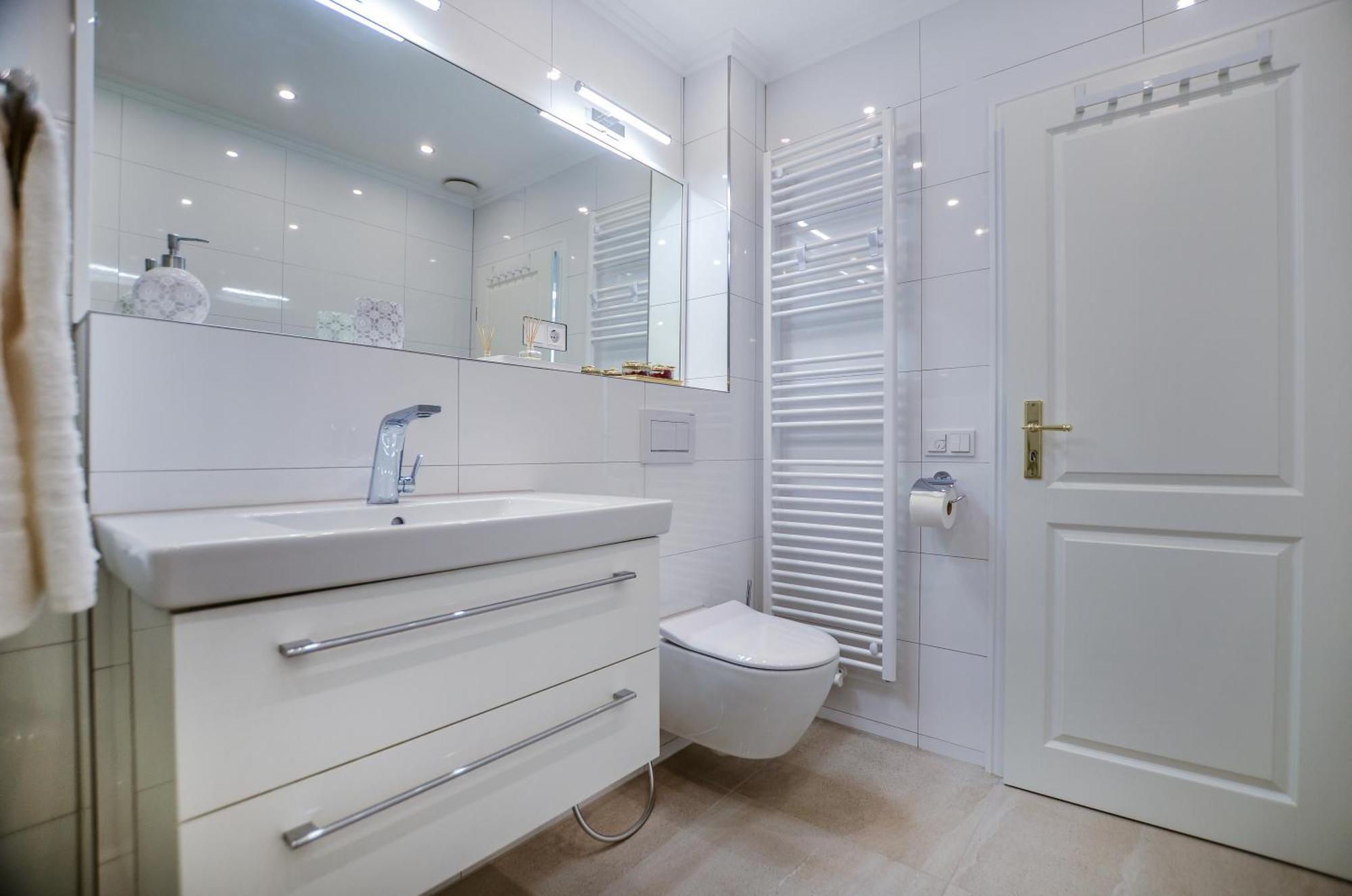 Stylisch Und Schick, Neue Wohnung, U-bahn 2 Minuten Apartamento