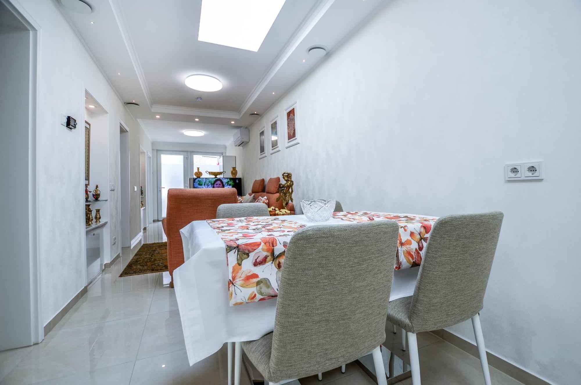 Stylisch Und Schick, Neue Wohnung, U-bahn 2 Minuten * Colonia