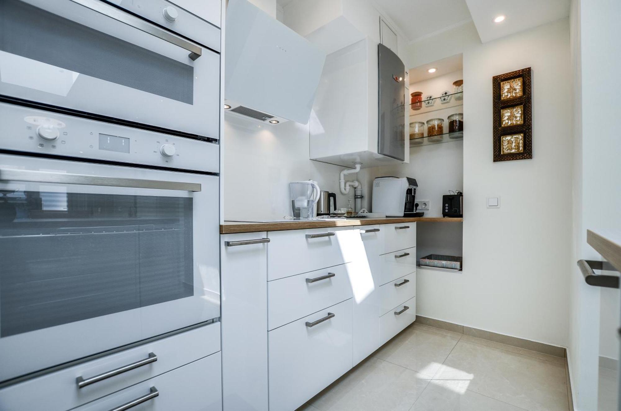 Stylisch Und Schick, Neue Wohnung, U-bahn 2 Minuten